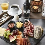 Froya Hotel 3*